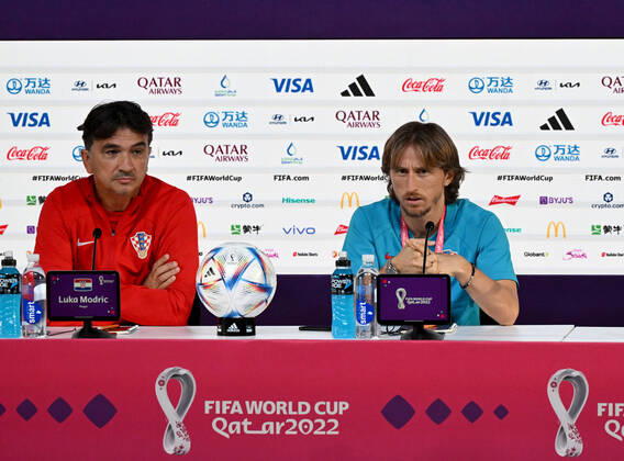 Football, men, 2022 23 season, World Cup in Qatar, Doha, press conference in the media center at Qatar National Convention Centre QNCC , v l coach Zlatko Dalic Croatia , Luka Modric No 10, Croatia , 08 12 2022, Copyright: xMatthiasxKochx