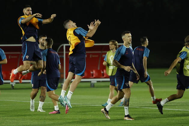 Croatia s players take part in training session held in Doha, Qatar, 08 December 2022. Croatia will face Brazil in their FIFA World Cup, WM, Weltmeisterschaft, Fussball 2022 quarter final soccer match on 09 December. Croatia s training session !ACHTUNG: NUR REDAKTIONELLE NUTZUNG!  Copyright: xJuanJoxMartinx EVE1989 20221208-bff0f7844fd76431f70e0e36799bcbacb58b4dd8
