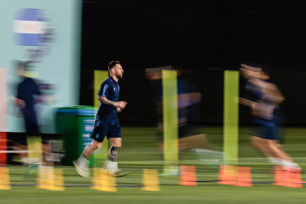 Argentina s striker Lionel Messi is seen during a training session at Qatar University, in Doha, Qatar, 08 December 2022. Argentina will face tomorrow Netherlands in a Qatar 2022 World Cup quarterfinal match. Argentina s training session !ACHTUNG: NUR REDAKTIONELLE NUTZUNG!  Copyright: xJUANxIGNACIOxRONCORONIx EVE2033 20221208-b3b956332648a42dd57e8d4653e24e548958e5ef