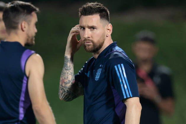Sport Bilder des Tages Argentina s striker Lionel Messi is seen during a training session at Qatar University, in Doha, Qatar, 08 December 2022. Argentina will face tomorrow Netherlands in a Qatar 2022 World Cup quarterfinal match. Argentina s training session !ACHTUNG: NUR REDAKTIONELLE NUTZUNG!  Copyright: xJUANxIGNACIOxRONCORONIx EVE2031 20221208-faa2ca4336036ceaccb7c10ae60f904f1f0e7867