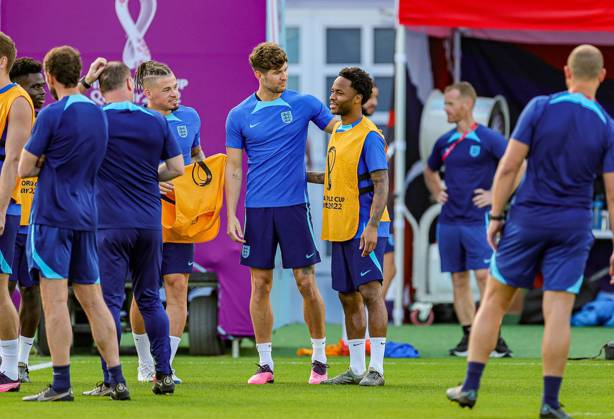England 2022 FIFA World Cup, WM, Weltmeisterschaft, Fussball Training Session England players greet the return of Raheem Sterling during the England national team, Nationalteam training session ahead of the 2022 FIFA World Cup quarter final against France, at Al Wakra Stadium, Al Wakra, Qatar on 9 December 2022. Editorial use only , Copyright: xNigelxKeenex PSI-16548-0012