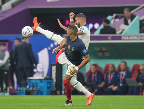 QAT, World Cup FIFA 2022, Quarterfinal, England vs France 10 12 2022, Al Bayt Stadium, Doha, QAT, World Cup FIFA 2022, Quarterfinal, England vs France, in picture England s defender Kyle Walker , France s forward Kylian Mbappe nordphotoxGmbHx xBratic nph00250