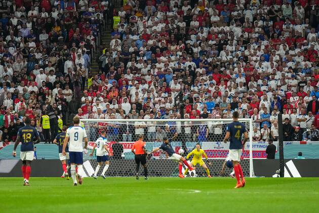 Mandatory Credit: Photo by Dave Shopland Shutterstock (13655765aw) Olivier Giroud of France attempts a strike at goal England v France, FIFA World Cup, WM, Weltmeisterschaft, Fussball 2022, Quarter Final, Football, Al Bayt Stadium, Al Khor, Qatar - 10 Dec 2022 Editorial Use Only England v France, FIFA World Cup 2022, Quarter Final, Football, Al Bayt Stadium, Al Khor, Qatar - 10 Dec 2022 Editorial Use Only Copyright: xDavexShopland Shutterstockx 13655765aw