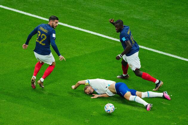 Mandatory Credit: Photo by Javier Garcia Shutterstock (13655768am) Harry Kane of England hits the ground after a challenge by Dayot Upamecano of France England v France, FIFA World Cup, WM, Weltmeisterschaft, Fussball 2022, Quarter Final, Football, Al Bayt Stadium, Al Khor, Qatar - 10 Dec 2022 Editorial Use Only England v France, FIFA World Cup 2022, Quarter Final, Football, Al Bayt Stadium, Al Khor, Qatar - 10 Dec 2022 Editorial Use Only Copyright: xJavierxGarcia Shutterstockx 13655768am