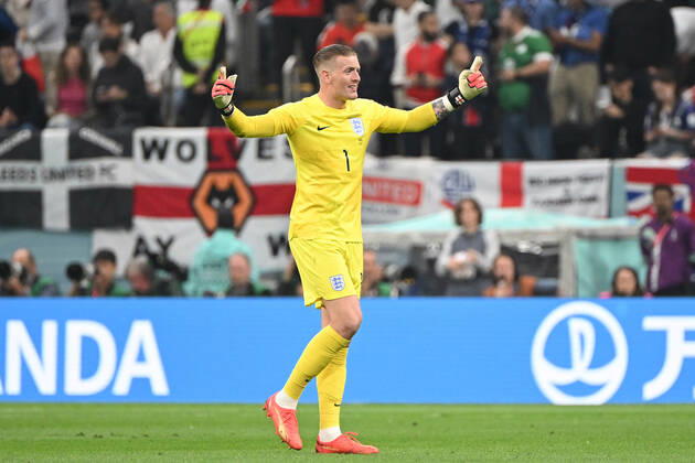 Football, men, 2022 23 season, Qatar World Cup, quarterfinals, England France at Al Bayt Stadium in Al Khor, Jordan Pickford England, 1 gestures , 10 12 2022, Copyright: xMatthiasxKochx