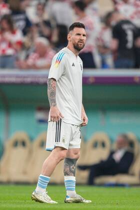 Mandatory Credit: Photo by Dave Shopland Shutterstock (13661835r) Lionel Messi of Argentina warming up before kick off Argentina v Croatia, FIFA World Cup, WM, Weltmeisterschaft, Fussball 2022, Semi Final, Football, Lusail Stadium, Al Daayen, Qatar - 13 Dec 2022 Editorial Use Only Argentina v Croatia, FIFA World Cup 2022, Semi Final, Football, Lusail Stadium, Al Daayen, Qatar - 13 Dec 2022 Editorial Use Only  Copyright: xDavexShopland Shutterstockx 13661835r