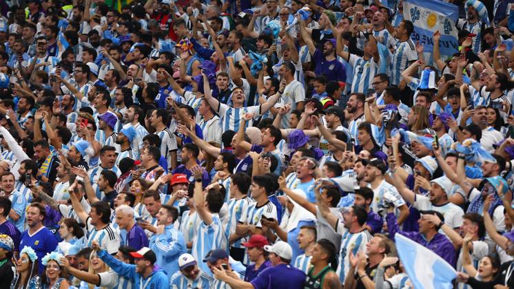 Doha, Qatar, 13th December 2022. Argentina fans during the FIFA World Cup, WM, Weltmeisterschaft, Fussball 2022 match at Lusail Stadium, Doha. Picture credit should read: David Klein Sportimage EDITORIAL USE ONLY. No use with unauthorised audio, video, data, fixture lists, club league logos or live services. Online in-match use limited to 120 images, no video emulation. No use in betting, games or single club league player publications. SPI-2097-0017