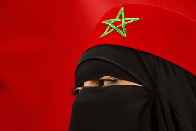 Supporters du Maroc - Ambiance femme portant le Hijab et un voile integral FOOTBALL : France vs Maroc - 1 2 finale - coupe du Monde Qatar 2022 - 14 12 2022 JBAutissier Panoramic 