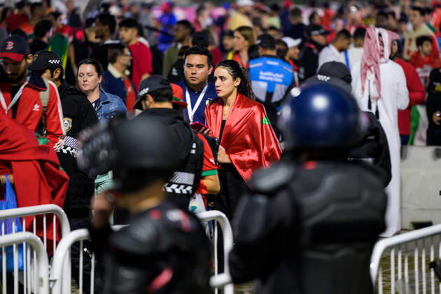 221214 Fans outside the arena ahead of the FIFA World Cup 2022 semifinal between France and Morocco on December 14, 2022 in Doha Photo Joel Marklund BILDBYRAN code JM JM0412 bbeng football football soccer fotball world cup football world cup football world cup 2022 fifa world cup 2022 semifinal semi final france france morocco morocco audience,  Copyright: JOELxMARKLUND BB221214JM005