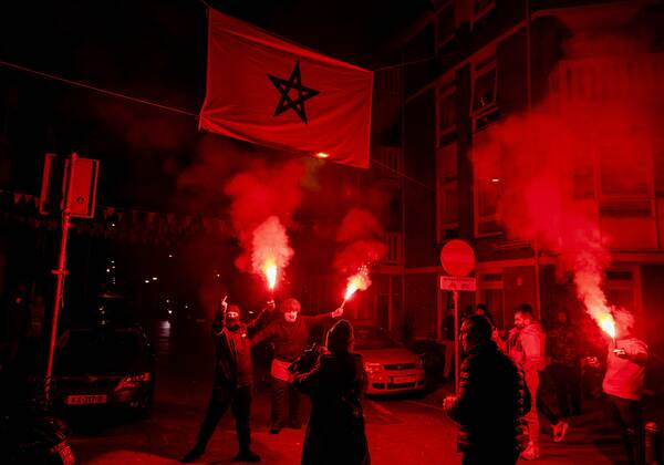 FIFA WM 2022, Frankreich - Marokko, Fans machen Randale in den Straßen von Den Haag