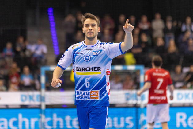 Daniel Fernandez TVB Stuttgart, 06 cheers rejoices, positive emotions GER, TVB Stuttgart vs HSV Hamburg, handball, Liqui Moly HBL, Handball Bundesliga, 15 Spieltag, Spielzeit 2022 2023, 15 12 2022 GER, TVB Stuttgart vs HSV Hamburg, handball, Liqui Moly HBL, Handball Bundesliga, 15 Spieltag, Spielzeit 2022 2023, 15 12 2022 Stuttgart Copyright: xEibnerxPressefotox xOliverxSchmix EP_OST