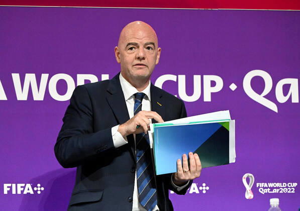 Football, men, 2022 23 season, Qatar World Cup, Doha, press conference at the media center at Qatar National Convention Centre QNCC , FIFA President Gianni Infantino, 16 12 2022, Copyright: xMatthiasxKochx