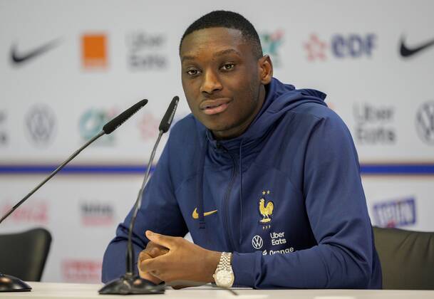 Mandatory Credit: Photo by Dave Shopland Shutterstock (13670207i) Randal Kolo Muani of France press conference, PK, Pressekonferenz France Training & Press Conference, FIFA World Cup, WM, Weltmeisterschaft, Fussball 2022, Football, Al Sadd SC Stadium, Al Rayyan, Qatar - 16 Dec 2022 Editorial Use Only France Training & Press Conference, FIFA World Cup 2022, Football, Al Sadd SC Stadium, Al Rayyan, Qatar - 16 Dec 2022 Editorial Use Only Copyright: xDavexShopland Shutterstockx 13670207i