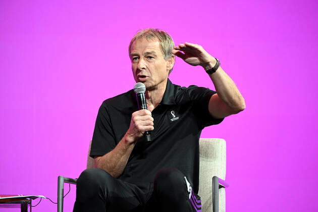 Football, men, 2022 23 season, Qatar World Cup, Doha, FIFA Technical Study Group press conference in the media center at Qatar National Convention Centre QNCC , pictured Jürgen Klinsmann FIFA Technical Study Group , 17 12 2022, Copyright: xMatthiasxKochx