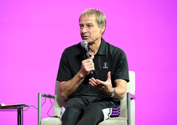 Football, men, 2022 23 season, Qatar World Cup, Doha, FIFA Technical Study Group press conference in the media center at Qatar National Convention Centre QNCC , pictured Jürgen Klinsmann FIFA Technical Study Group , 17 12 2022, Copyright: xMatthiasxKochx
