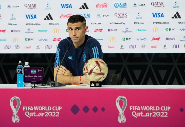 Mandatory Credit: Photo by Dave Shopland Shutterstock (13670834h) Lisandro Martinez of Argentina press conference, PK, Pressekonferenz Argentina Press Conference, FIFA World Cup, WM, Weltmeisterschaft, Fussball 2022, Football, Main Media Centre, Doha, Qatar - 17 Dec 2022 Editorial Use Only Argentina Press Conference, FIFA World Cup 2022, Football, Main Media Centre, Doha, Qatar - 17 Dec 2022 Editorial Use Only Copyright: xDavexShopland Shutterstockx 13670834h