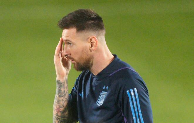 Mandatory Credit: Photo by Dave Shopland Shutterstock (13670844a) Lionel Messi of Argentina Argentina Training, FIFA World Cup, WM, Weltmeisterschaft, Fussball 2022, Football, Qatar University Training Site, Doha, Qatar - 17 Dec 2022 Editorial Use Only Argentina Training, FIFA World Cup 2022, Football, Qatar University Training Site, Doha, Qatar - 17 Dec 2022 Editorial Use Only  Copyright: xDavexShopland Shutterstockx 13670844a