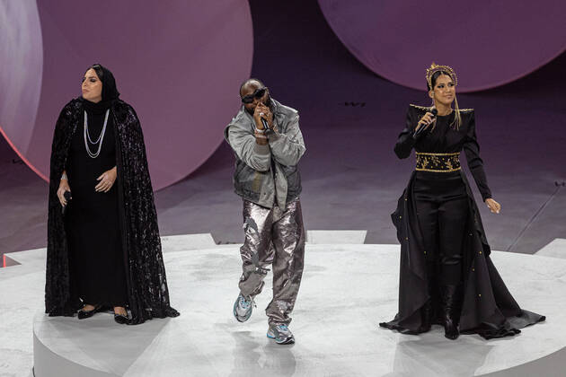 Football - FIFA World Cup, WM, Weltmeisterschaft, Fussball Qatar 2022 - Final - Argentina v France DOHA, QATAR - Sunday, December 18, 2022: Davido (C) and Aisha perform during the closing ceremony before the FIFA World Cup Qatar 2022 Final match between Argentina and France at the Lusail Stadium. AL-DAAYEN Lusail Stadium DOHA QATAR  Copyright: xDavidxRawcliffex P2022-12-18-FIFA_World_Cup_Final_2022-18
