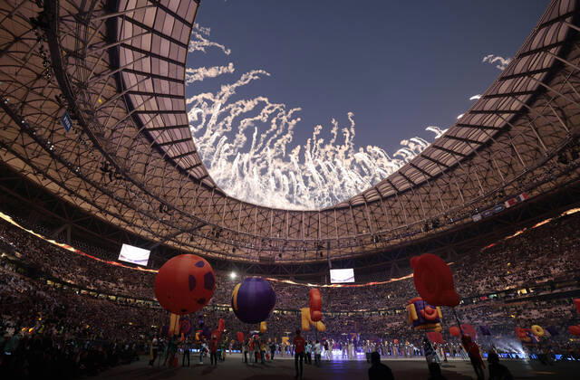 Acts during the closing ceremony today, before the final of the Qatar 2022 Soccer World Cup between Argentina and France at the Lusail stadium, Qatar 18 December 2022. Soccer World Cup 2022: Argentina - France !ACHTUNG: NUR REDAKTIONELLE NUTZUNG!  Copyright: xJuanxIgnacioxRoncoronix GR7035 20221218-e6d119e49c3348a30ad8b3b40e8a7d267fc3e816