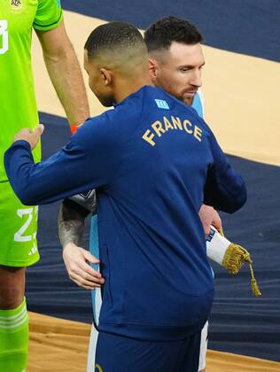 Mandatory Credit: Photo by Javier Garcia Shutterstock (13670815au) Kylian Mbappe of France and Lionel Messi of Argentina embrance ahead of kick-off Argentina v France, FIFA World Cup, WM, Weltmeisterschaft, Fussball 2022, Final, Football, Lusail Stadium, Al Daayen, Qatar - 18 Dec 2022 Editorial Use Only Argentina v France, FIFA World Cup 2022, Final, Football, Lusail Stadium, Al Daayen, Qatar - 18 Dec 2022 Editorial Use Only  Copyright: xJavierxGarcia Shutterstockx 13670815au