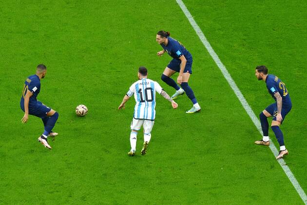 Mandatory Credit: Photo by Javier Garcia Shutterstock (13670815ax) Kylian Mbappe of France and Lionel Messi of Argentina Argentina v France, FIFA World Cup, WM, Weltmeisterschaft, Fussball 2022, Final, Football, Lusail Stadium, Al Daayen, Qatar - 18 Dec 2022 Editorial Use Only Argentina v France, FIFA World Cup 2022, Final, Football, Lusail Stadium, Al Daayen, Qatar - 18 Dec 2022 Editorial Use Only  Copyright: xJavierxGarcia Shutterstockx 13670815ax