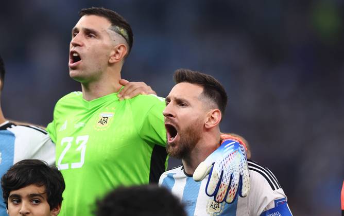 Doha, Qatar, 18th December 2022. Lionel Messi of Argentina sings the national anthem during the FIFA World Cup, WM, Weltmeisterschaft, Fussball 2022 match at Lusail Stadium, Doha. Picture credit should read: David Klein Sportimage EDITORIAL USE ONLY. No use with unauthorised audio, video, data, fixture lists, club league logos or live services. Online in-match use limited to 120 images, no video emulation. No use in betting, games or single club league player publications. SPI-2101-0034