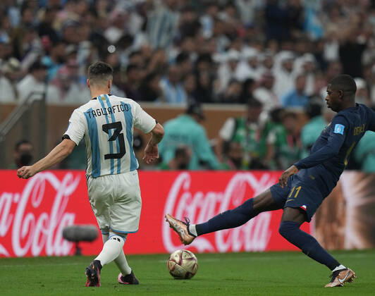 18 12 2022, Lusail Iconic Stadium, Doha, QAT, World Cup FIFA 2022, Final, Argentina vs France, in picture Argentina s defender Nicolas Tagliafico , France s forward Ousmane Dembele Doha Lusail Iconic Stadium Qatar  eu-images-506