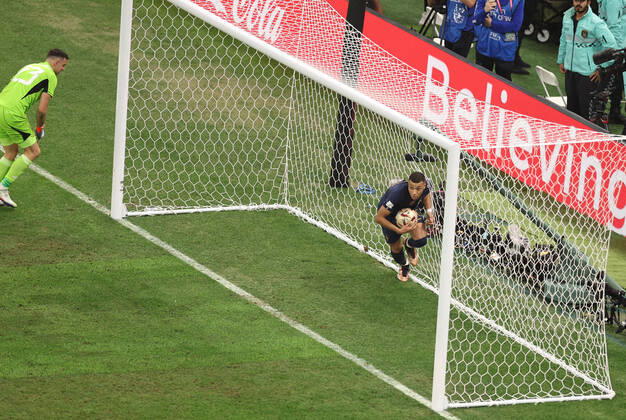 (221218) -- LUSAIER, Dec. 18, 2022 -- Kylian Mbappe of France celebrates his goal during the Final between Argentina and France at the 2022 FIFA World Cup, WM, Weltmeisterschaft, Fussball at Lusail Stadium in Lusail, Qatar, Dec. 18, 2022. ) (SP)QATAR-LUSAIL-2022 WORLD CUP-FINAL-ARG VS FRA XuxZijian 