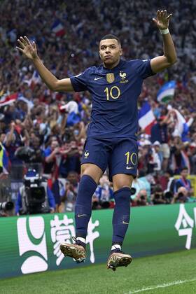 RECORD DATE NOT STATED FIFA World Cup, WM, Weltmeisterschaft, Fussball Qatar 2022 Argentina vs France Final Kylian Mbappe celebrates his goal 3-3 of France during the game Argentina vs France, corresponding to the great final of the FIFA World Cup Qatar 2022, at Lusail Stadium, Lusail, Doha, on December 18, 2022. <br><br> Kylian Mbappe celebra su gol 3-3 de Francia durante el partido Argentina vs Francia, correspondiente a la gran final de la Copa Mundial de la FIFA Catar 2022, en el Estadio Lusail, Lusail, Doha, el 18 de Diciembre de 2022 LUSAIL DOHA QATAR  Copyright: xJuanxLuisxDiazx 20221218_11805