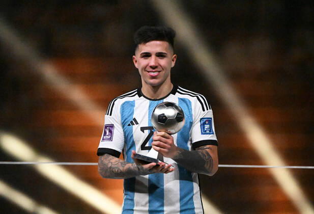 Football, men, 2022 23 season, World Cup in Qatar, final, Argentina France at Lusail Iconic Stadium in Lusail, Enzo Fernandez Argentina , best young player, 18 12 2022, Copyright: xMatthiasxKochx