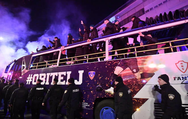 Croatia team victory parade Croatia team victory parade is seen at Ban Jelacic square (following their victory over Morocco in the 2022 FIFA World Cup, WM, Weltmeisterschaft, Fussball bronze medal match the previous day) on December 18, 2022 in Zagreb, Croatia. MarkoxLukunic PIXSELL