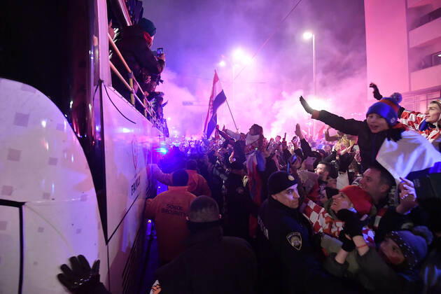 Croatia team victory parade Croatia team victory parade is seen at Ban Jelacic square (following their victory over Morocco in the 2022 FIFA World Cup, WM, Weltmeisterschaft, Fussball bronze medal match the previous day) on December 18, 2022 in Zagreb, Croatia. MarkoxLukunic PIXSELL