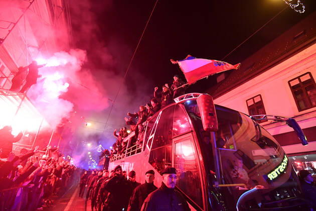 Croatia team victory parade Croatia team victory parade is seen at Ban Jelacic square (following their victory over Morocco in the 2022 FIFA World Cup, WM, Weltmeisterschaft, Fussball bronze medal match the previous day) on December 18, 2022 in Zagreb, Croatia. MarkoxLukunic PIXSELL