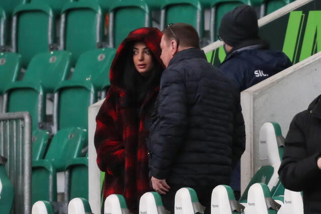 Dilara Kruse with Frank Kruse the father of Max Kruse VfL Wolfsburg,9 1 football Bundesliga season 2021 2022 point match VfL Wolfsburg vs TSG Hoffenheim in the Volkswagen Arena in Wolfsburg football,Germany,man,men,19 02 2022