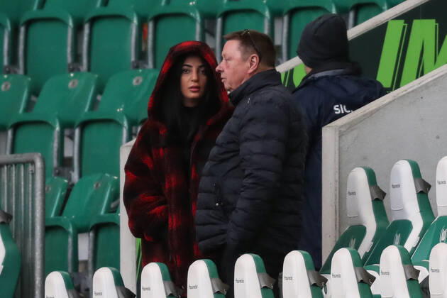 Dilara Kruse with Frank Kruse the father of Max Kruse VfL Wolfsburg,9 1 football Bundesliga season 2021 2022 point match VfL Wolfsburg vs TSG Hoffenheim in the Volkswagen Arena in Wolfsburg football,Germany,man,men,19 02 2022