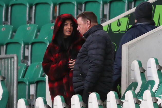 Dilara Kruse with Frank Kruse the father of Max Kruse VfL Wolfsburg,9 1 football Bundesliga season 2021 2022 point match VfL Wolfsburg vs TSG Hoffenheim in the Volkswagen Arena in Wolfsburg football,Germany,man,men,19 02 2022