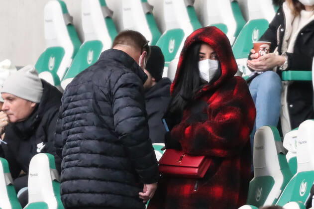 Dilara Kruse with Frank Kruse the father of Max Kruse VfL Wolfsburg,9 1 football Bundesliga season 2021 2022 point match VfL Wolfsburg vs TSG Hoffenheim in the Volkswagen Arena in Wolfsburg football,Germany,man,men,19 02 2022