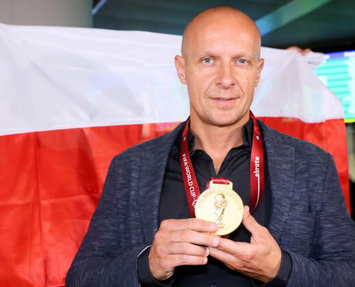 FIFA WM 2022, Final-Schiedsrichtergespann aus Polen zurück in der Heimat