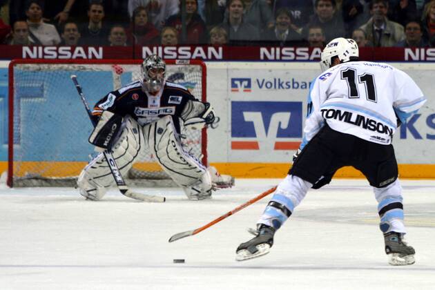 Ice hockey, DEL, Hamburg Freezers - EHC Eisbären Berlin 3:1