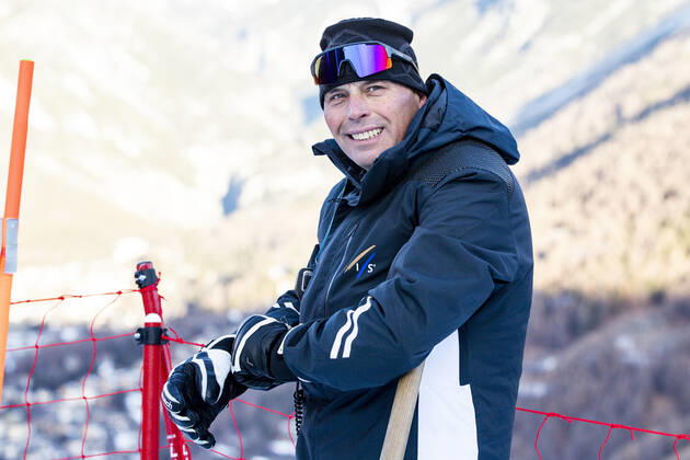 ALPINE SKIING - FIS WC Bormio BORMIO,ITALY,27.DEC.22 - ALPINE SKIING - FIS World Cup, downhill training, men. Image shows race director Markus Waldner (FIS). Keywords: inspection  GEPAxpictures xPatrickxSteiner
