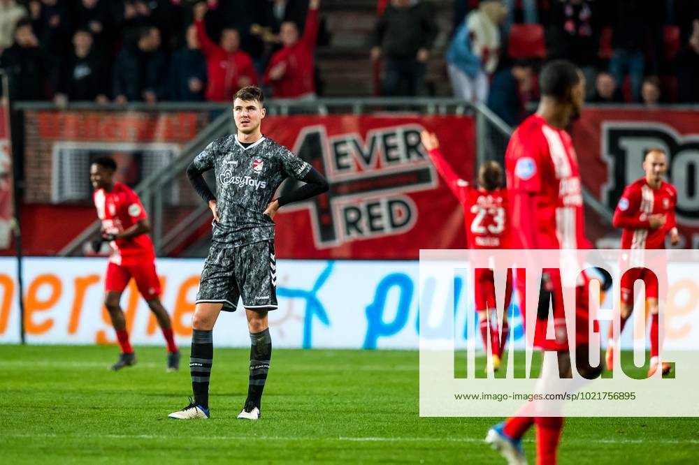 ENSCHEDE - (l) Jari Vlak of FC Emmen is disappointed after the goal