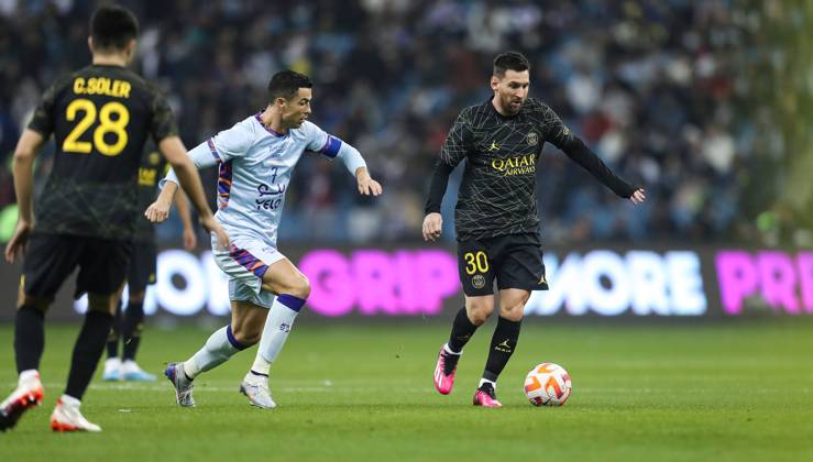 Riyadh All-Star XI vs Paris Saint-Germain FC Lionel Messi (R) and Cristiano Ronaldo in action during the Riyadh All-Star XI vs Paris Saint-Germain FC at King Fahd Stadium on January 19, 2023 in Riyadh, Saudi Arabia. Riyadh King Fahd Stadium Saudi Arabia Copyright: xStringerx 2023.01.19_PSI03235.GS.WEST_HOA_001414