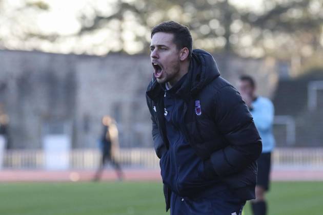 <p>Florian Mager ( Trainer Bonner SC ) emotional an der Seitenlinie, Fussball - Regionalliga West - Borussia Dortmund II vs. Bonner SC 01 04, Dortmund , Stadion Rote Erde, 17.11.2018 , DFB regulations prohibit any use of photographs as image sequences and or quasi-video Deutschland NRW Dortmund Copyright: MarkxBohla