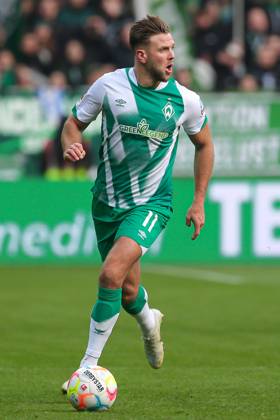 v li Niclas Füllkrug SV Werder Bremen, 11 on the ball, crop, single image, full body, action, game scene, THE DFL DIRECTIVES PROHIBIT ANY USE OF PHOTOGRAPHS AS IMAGE SEQUENCES AND OR VIDEOA HNUAL PHOTOSTRACKS DFL REGULATIONS PROHIBIT ANY USE OF PHOTOGRAPHS AS IMAGE SEQUENCES AND OR QUASI VIDEO , 28 01 2023, Bremen Germany , Football, Bundesliga, SV Werder Bremen VfL Wolfsburg xobx