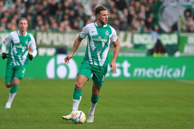 v li Niclas Füllkrug SV Werder Bremen, 11 on the ball, single image, full body, action, game scene, THE DFL DIRECTIVES PROHIBIT ANY USE OF PHOTOGRAPHS AS IMAGE SEQUENCES AND OR QUASI VIDEO , 28 01 2023, Bremen Germany , Football, Bundesliga, SV Werder Bremen VfL Wolfsburg xobx