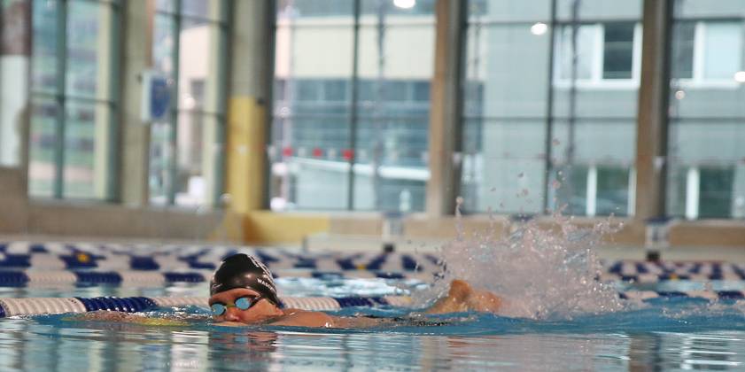 01 02 2023, xssnsmx, swimming shooting, Andreas Waschburger shooting emspor, v l Andreas Waschburger in the outfit of his club the SSG Saar Max Ritter DFL DFB REGULATES PROHIBIT ANY USE OF PHOTOGRAPHS as IMAGE SEQUENCES and or QUASI VIDEO Saarbrücken