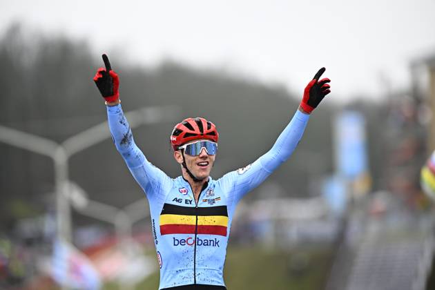 Belgian Thibau Nys celebrates after winning the Men U23 race at the UCI Cyclocross World Championships, in Hoogerheide, The Netherlands on Saturday 04 February 2023. JASPERxJACOBS  x59188809x