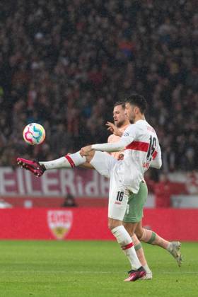 v li Niklas Fuellkrug SV Werder Bremen, 11 , Atakan Karazor VfB Stuttgart, 16 , VfB Stuttgart vs SV Werder Bremen, Football, Men, 1 Bundesliga, 19 Matchday, Season 22 23, GER, 05 02 2023, DFL DFB REGULATES PROHIBIT ANY USE OF PHOTOGRAPHS AS IMAGE SEQUENCES AND OR QUASI VIDEO, VfB Stuttgart vs SV Werder Bremen, Football, Men, 1 Bundesliga, 19 Matchday, Season 22 23, GER, 05 02 2023 Stuttgart Copyright: xEibner-Pressefoto WolfgangxFrankx EP_EER