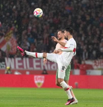 v li Niklas Fuellkrug SV Werder Bremen, 11 , Atakan Karazor VfB Stuttgart, 16 , VfB Stuttgart vs SV Werder Bremen, Football, Men, 1 Bundesliga, 19 Matchday, Season 22 23, GER, 05 02 2023, DFL DFB REGULATES PROHIBIT ANY USE OF PHOTOGRAPHS AS IMAGE SEQUENCES AND OR QUASI VIDEO, VfB Stuttgart vs SV Werder Bremen, Football, Men, 1 Bundesliga, 19 Matchday, Season 22 23, GER, 05 02 2023 Stuttgart Copyright: xEibner-Pressefoto WolfgangxFrankx EP_EER