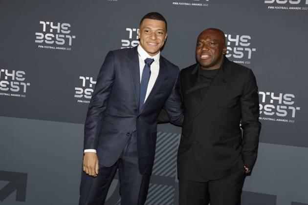 27 Fevrier 2023 : Paris, France : Kylian Mbappe zr son pere Wilfried arrivant la la soirà e des FIFA AWARDS THE BEST 2023 à la Salle Pleyel. (Henri Szwarc Starface) 289106 2023-02-27 Paris France Copyright: xHenrixSwzarcx xStarfacex 0238010622st